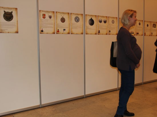 näituse „Külavanemate ametimärgid 2013“